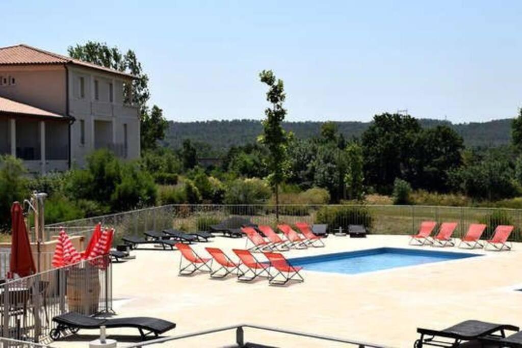 Le Soleil D Eugenie Appartement Dans Residence Avec Piscine Commune Pres De Carcassonne Olonzac Exterior foto